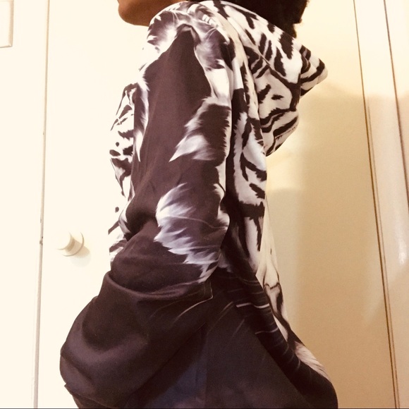 White Tiger Hoodie (Unisex) - Picture 2 of 3